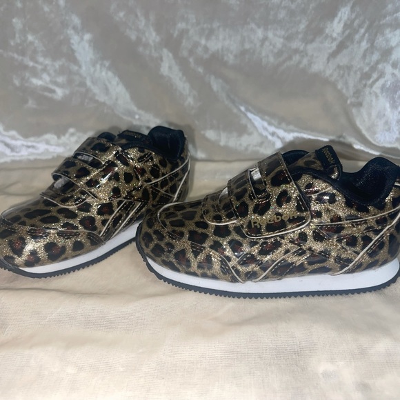 Toddler shoes size 6 and 7 very good conditions per free smoke free home - Picture 9 of 16